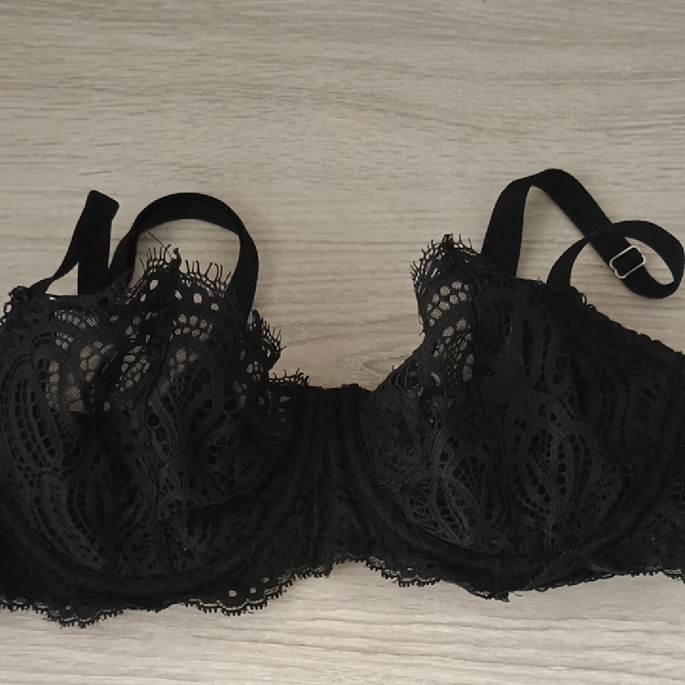 Victoria's Secret Black Lace Bra